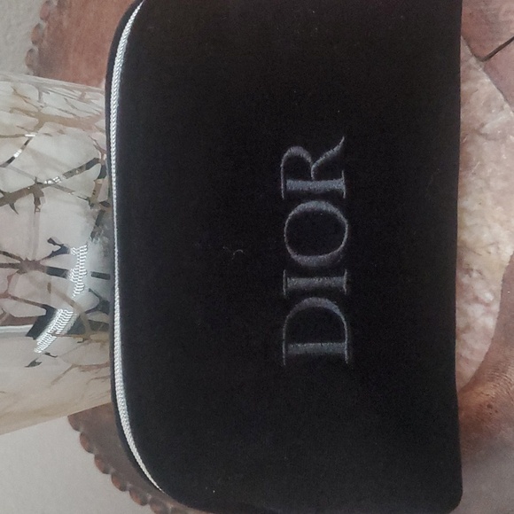 DIOR VELVET COSMETIC BAG - Picture 2 of 7